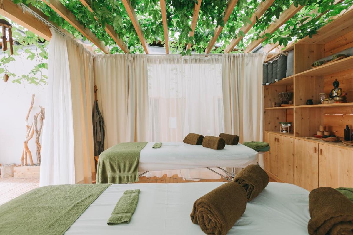 Santa Barbara Eco-Beach Resort