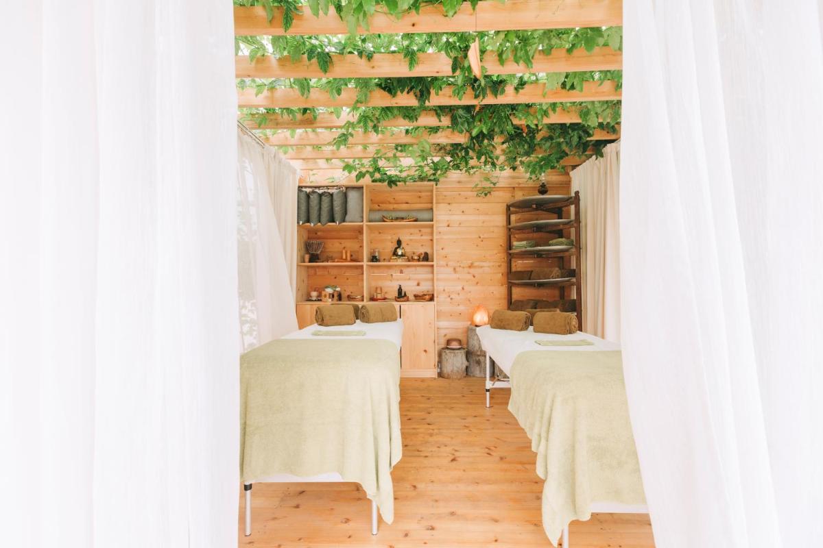 Santa Barbara Eco-Beach Resort