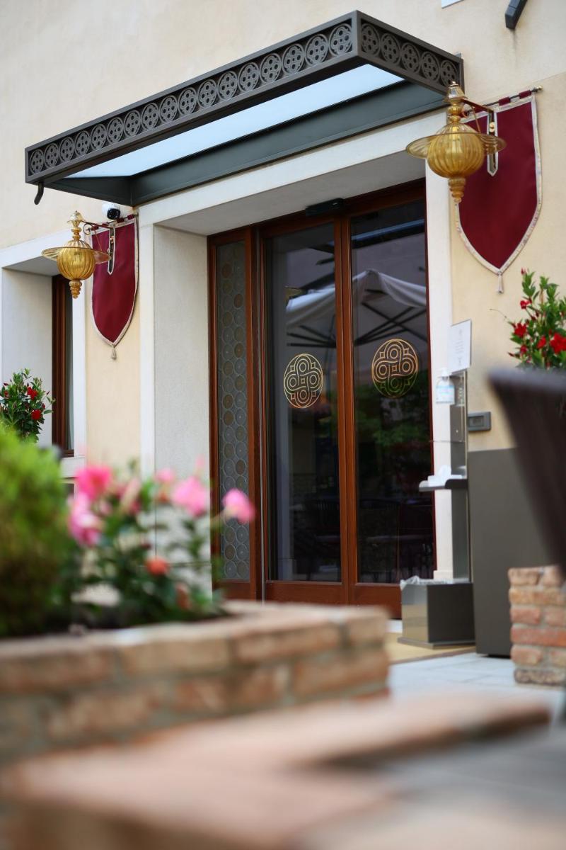 Santa Croce Boutique Hotel