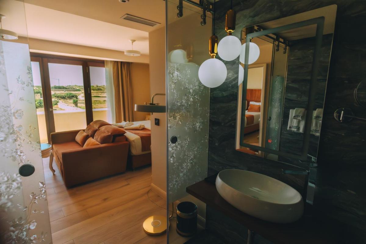 Santa Lucia Boutique Hotel