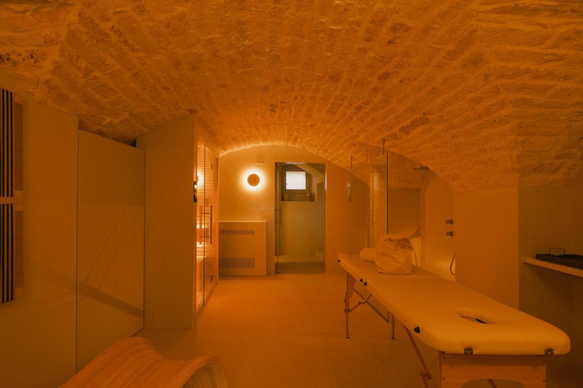 Sant'Angelo Ostuni - Il Palazzo