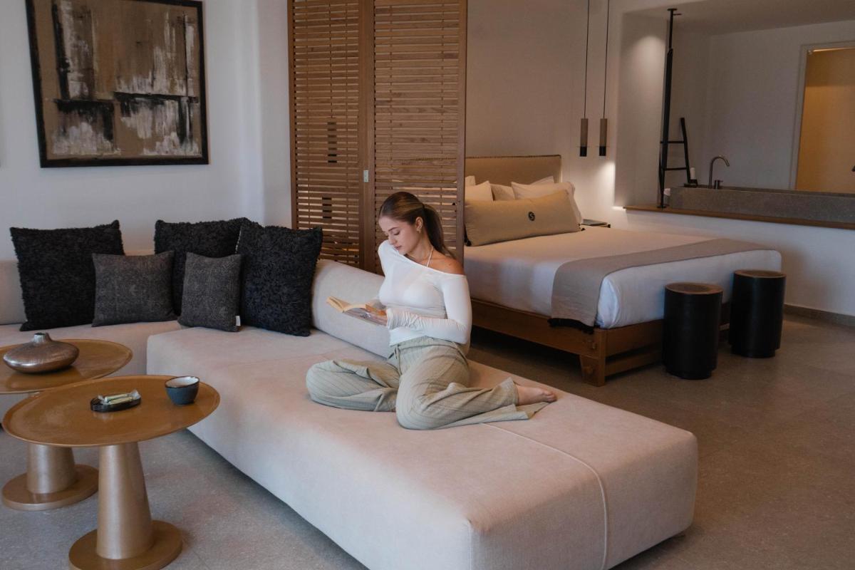 SantAnna Luxury Suites