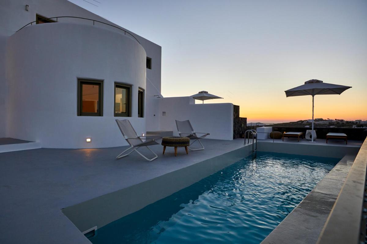 Santorini Hillside Suites & Villas