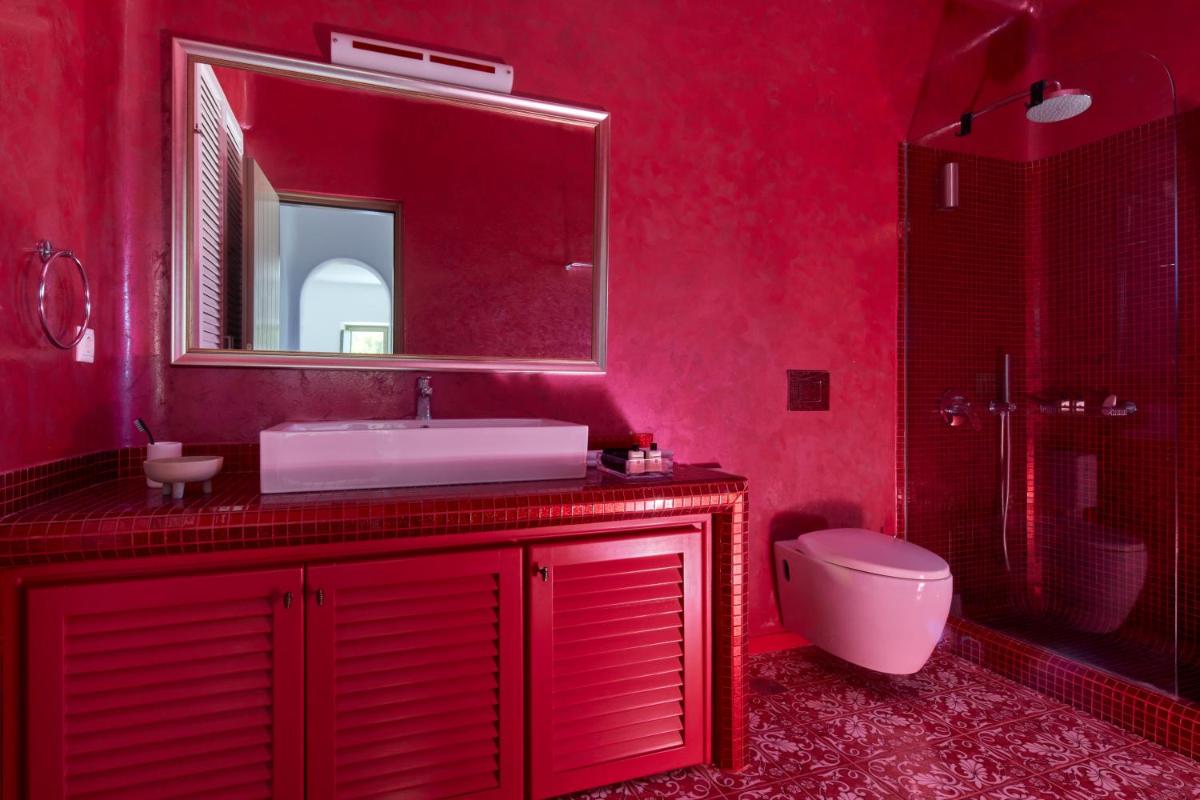 Santorini Hillside Suites & Villas