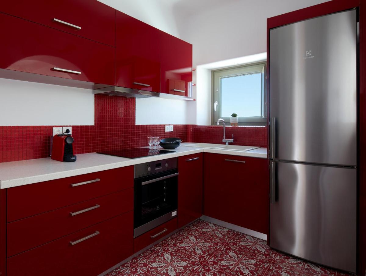 Santorini Hillside Suites & Villas