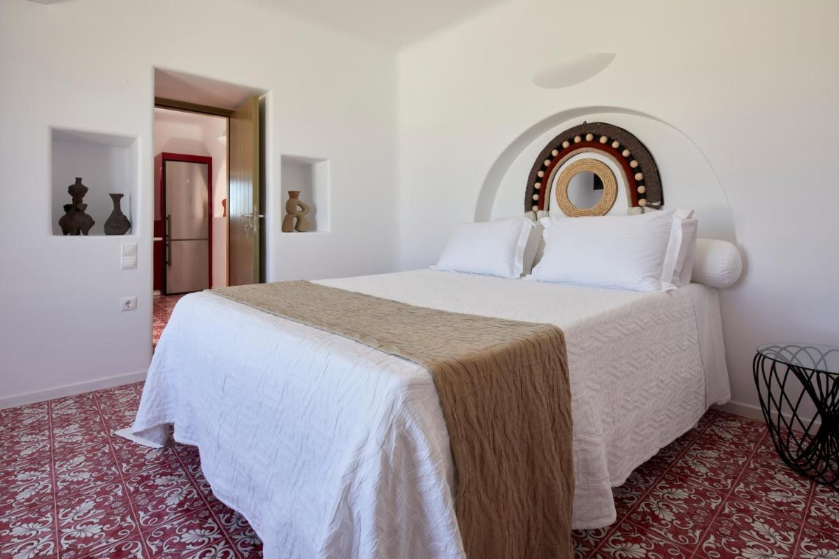 Santorini Hillside Suites & Villas