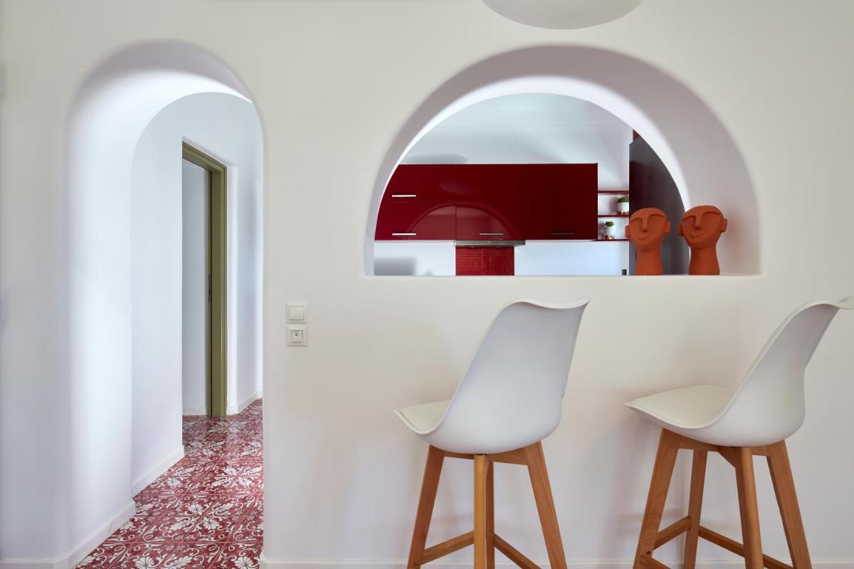 Santorini Hillside Suites & Villas