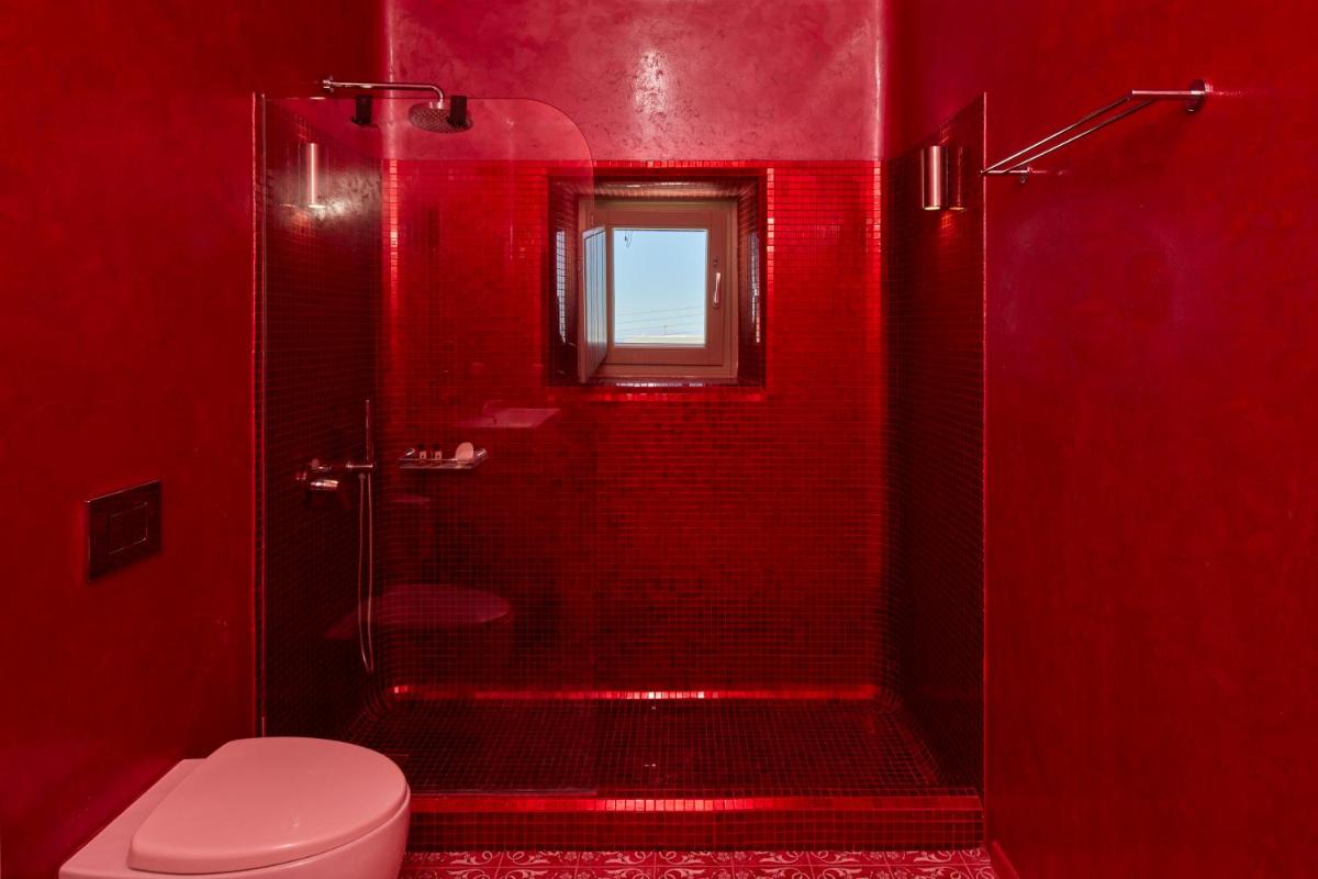 Santorini Hillside Suites & Villas