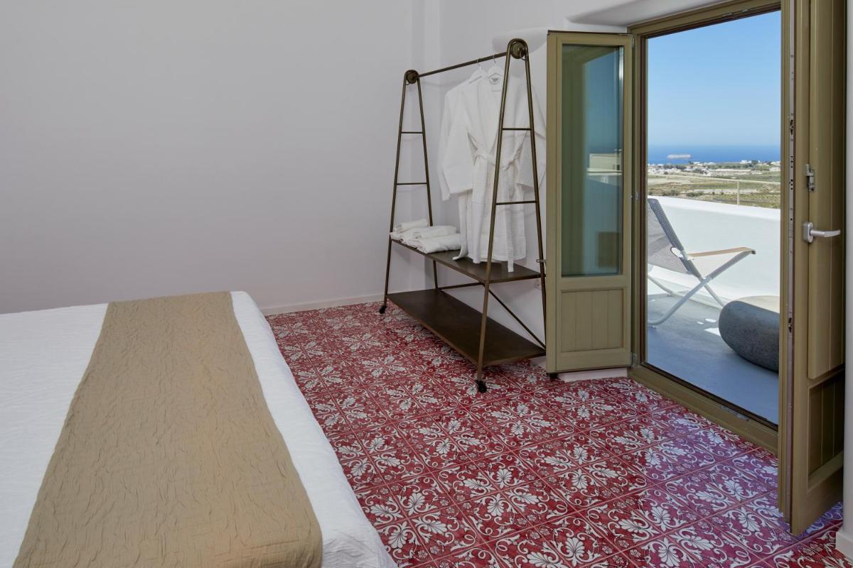 Santorini Hillside Suites & Villas