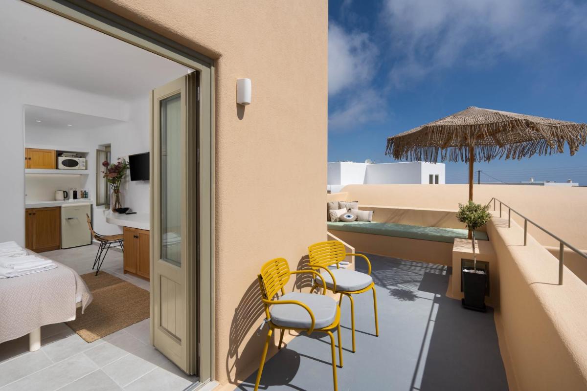 Santorini Hillside Suites & Villas