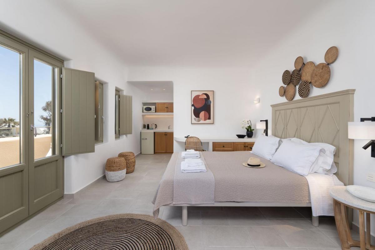 Santorini Hillside Suites & Villas