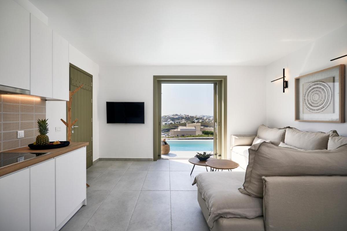 Santorini Hillside Suites & Villas