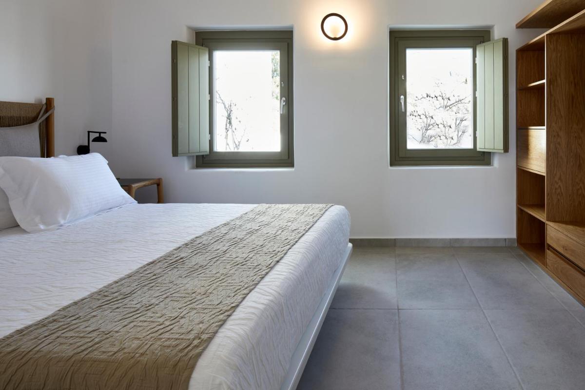 Santorini Hillside Suites & Villas