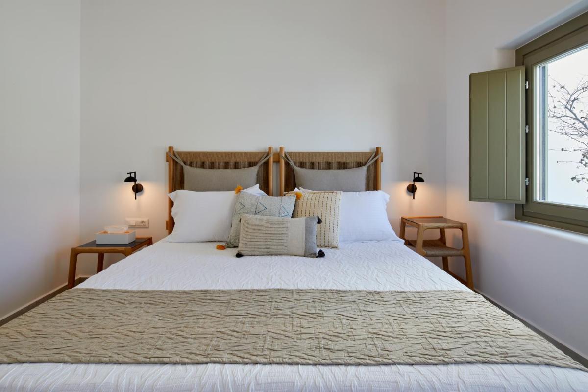 Santorini Hillside Suites & Villas