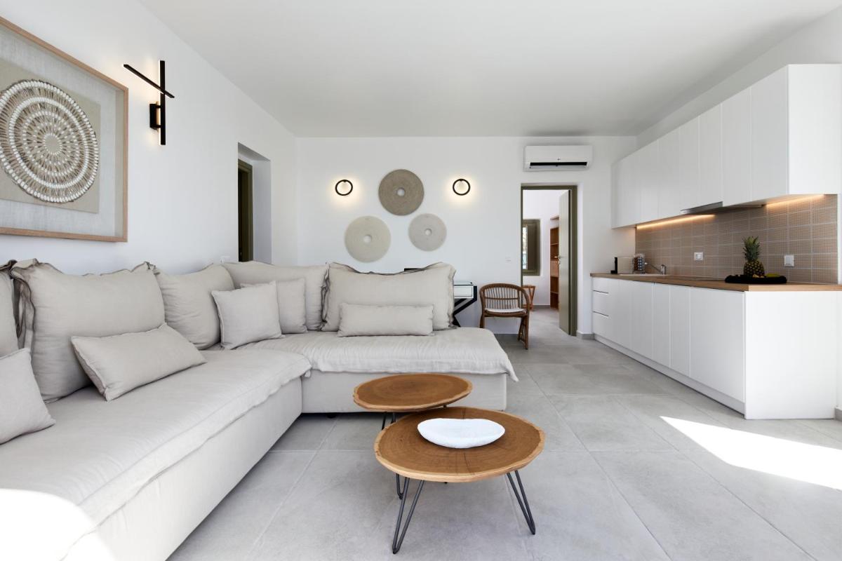 Santorini Hillside Suites & Villas