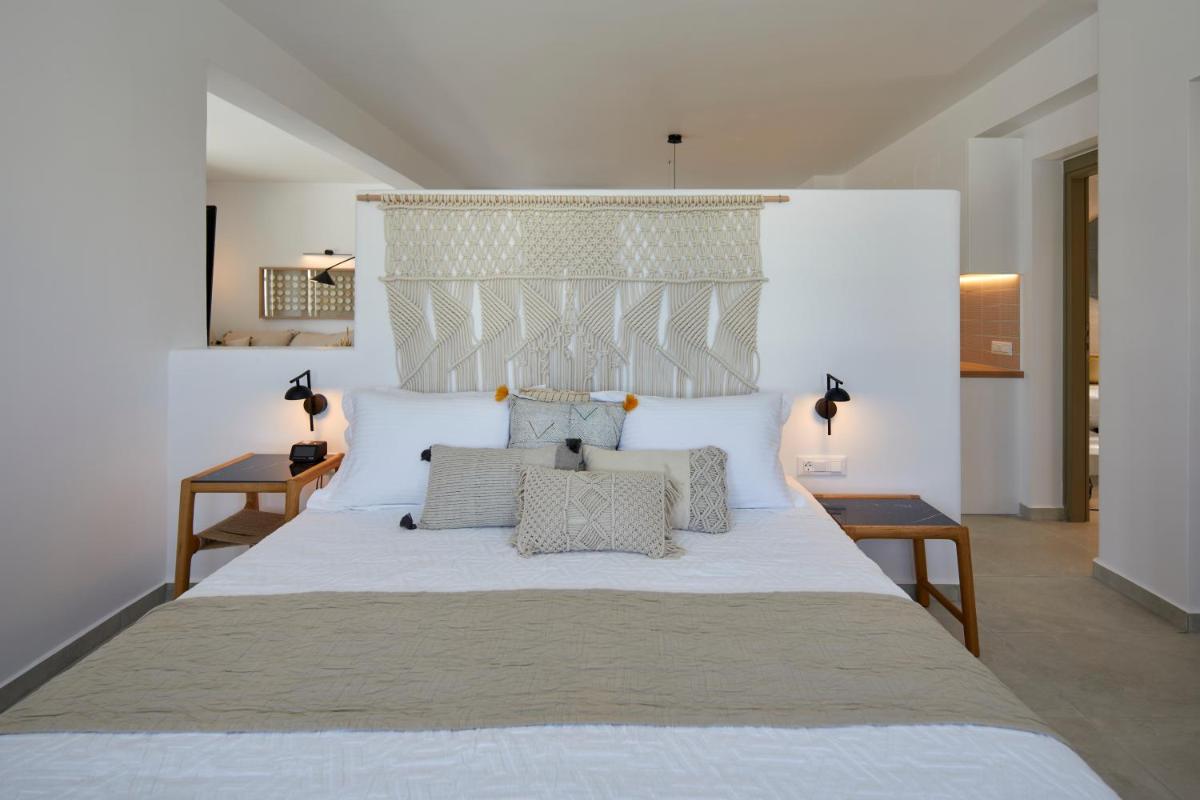 Santorini Hillside Suites & Villas