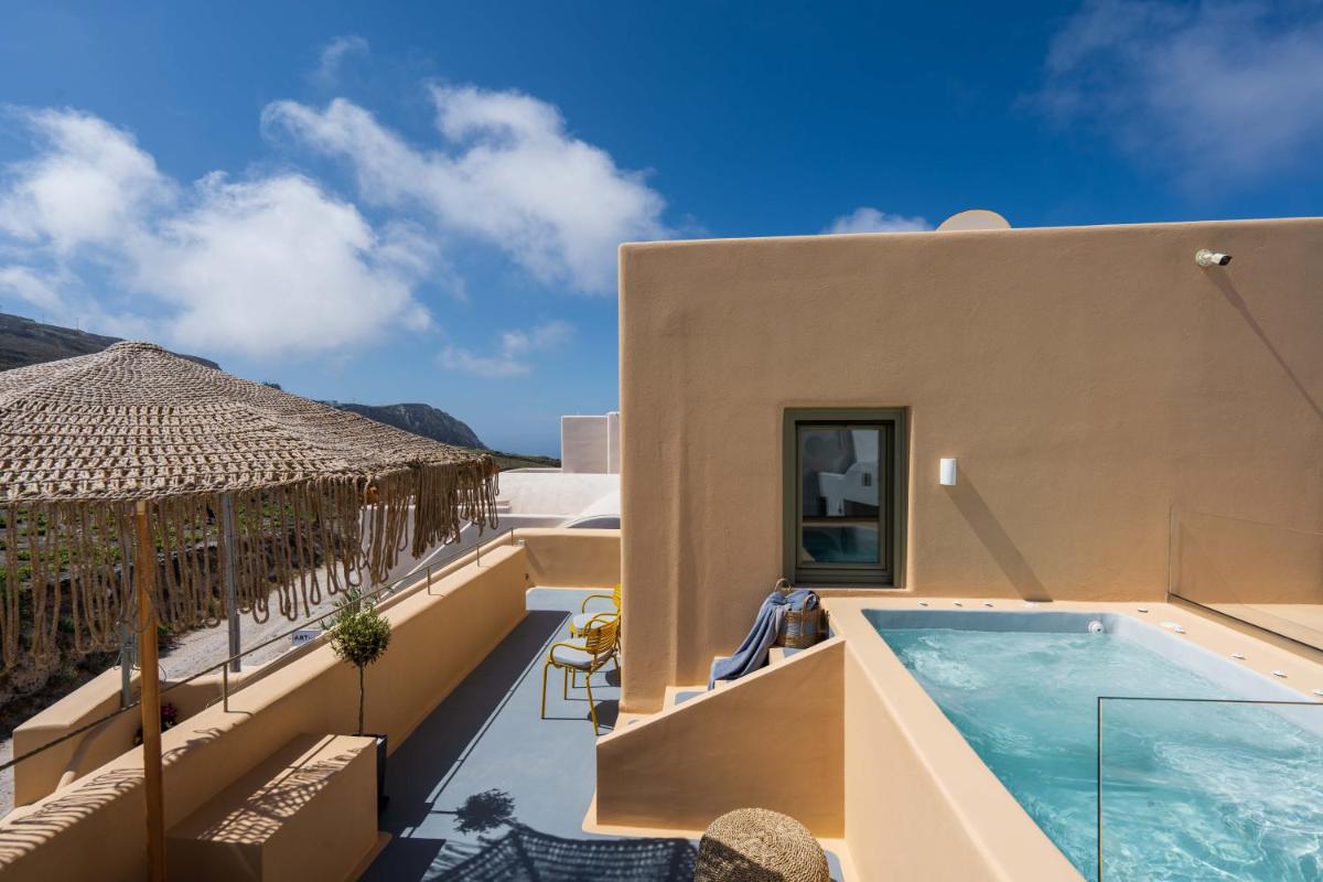 Santorini Hillside Suites & Villas
