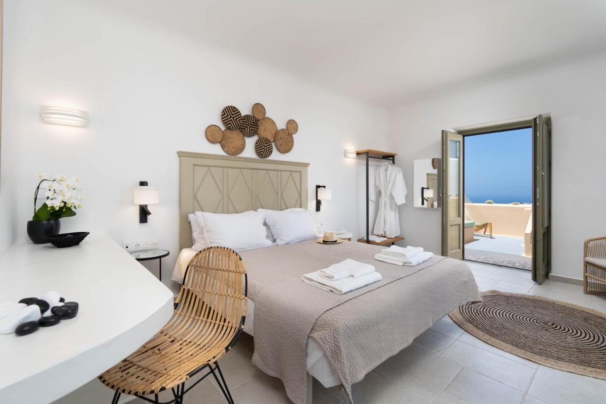 Santorini Hillside Suites & Villas