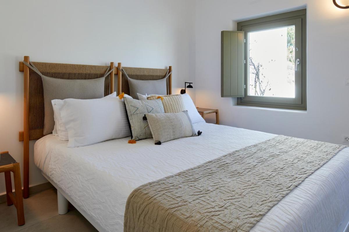 Santorini Hillside Suites & Villas