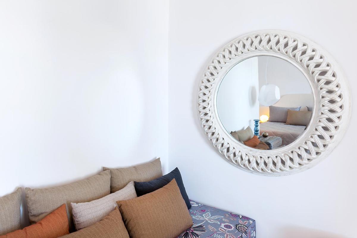 Santorini Secret Premium