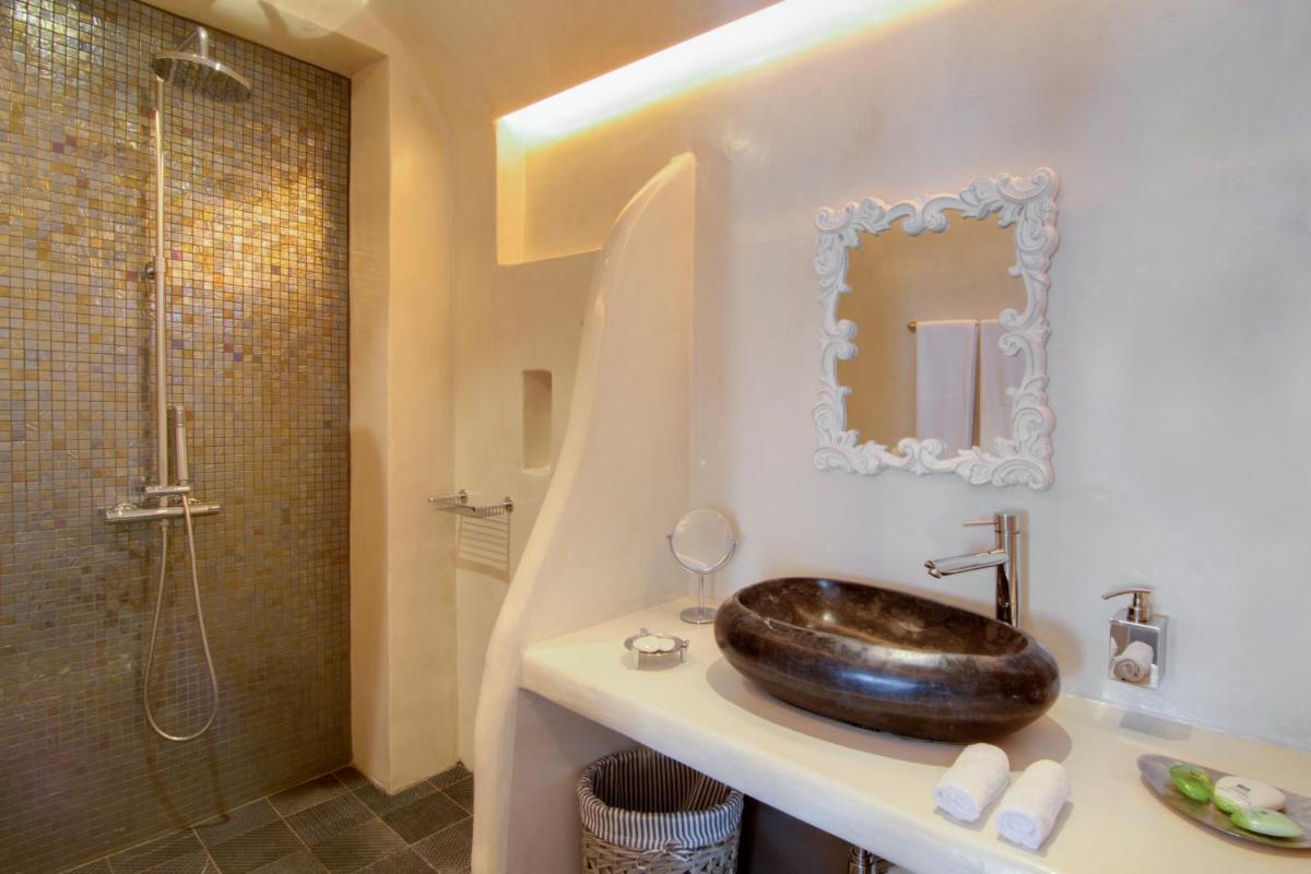 Santorini Secret Premium