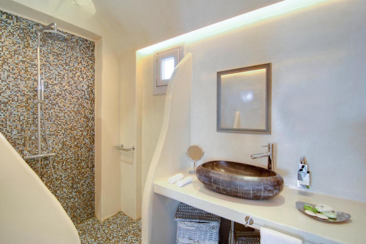 Santorini Secret Premium