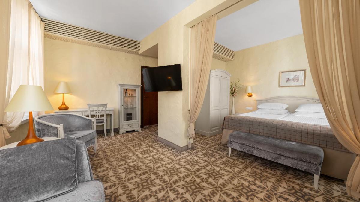 Rixwell Collection Savoy Boutique Hotel