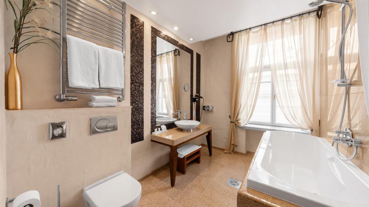 Rixwell Collection Savoy Boutique Hotel