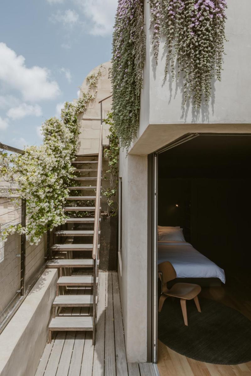 SCALA by Valletta Vintage