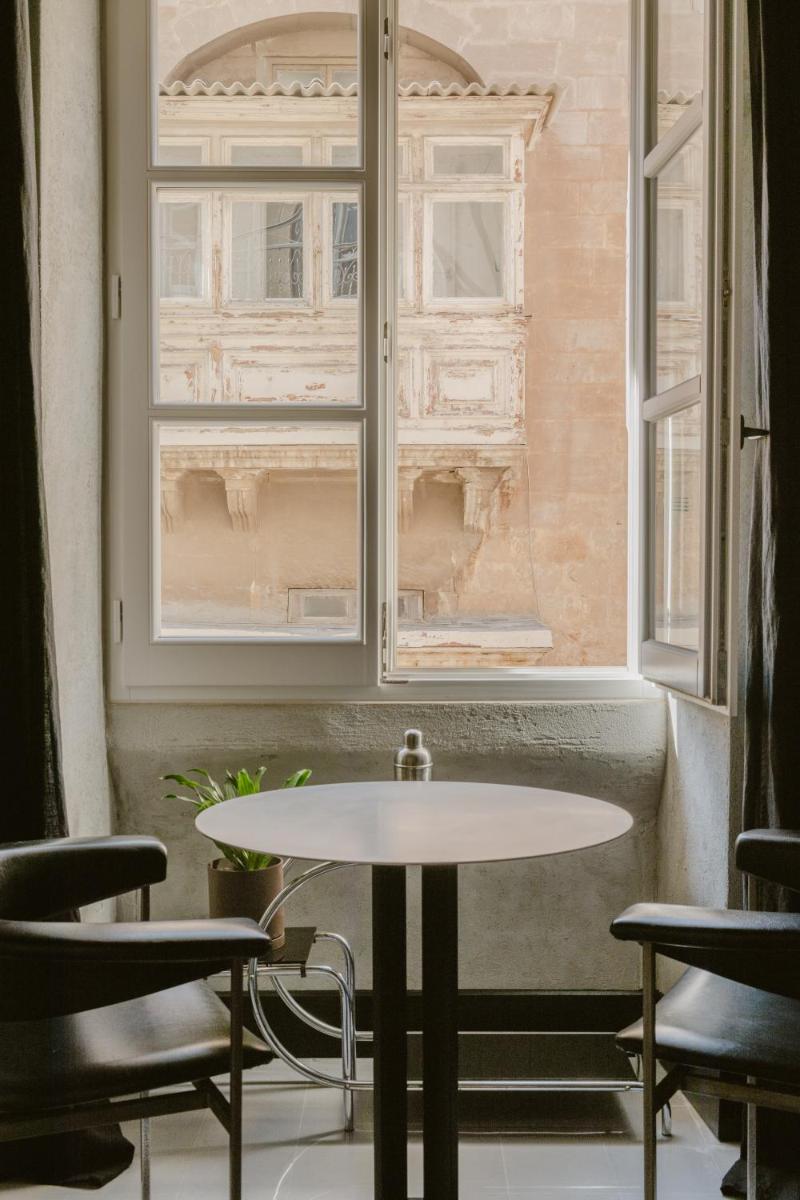 SCALA by Valletta Vintage