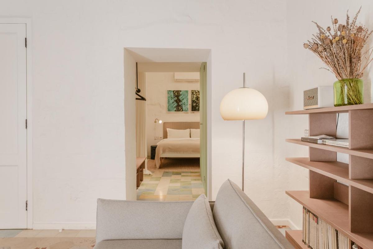 SCALA by Valletta Vintage