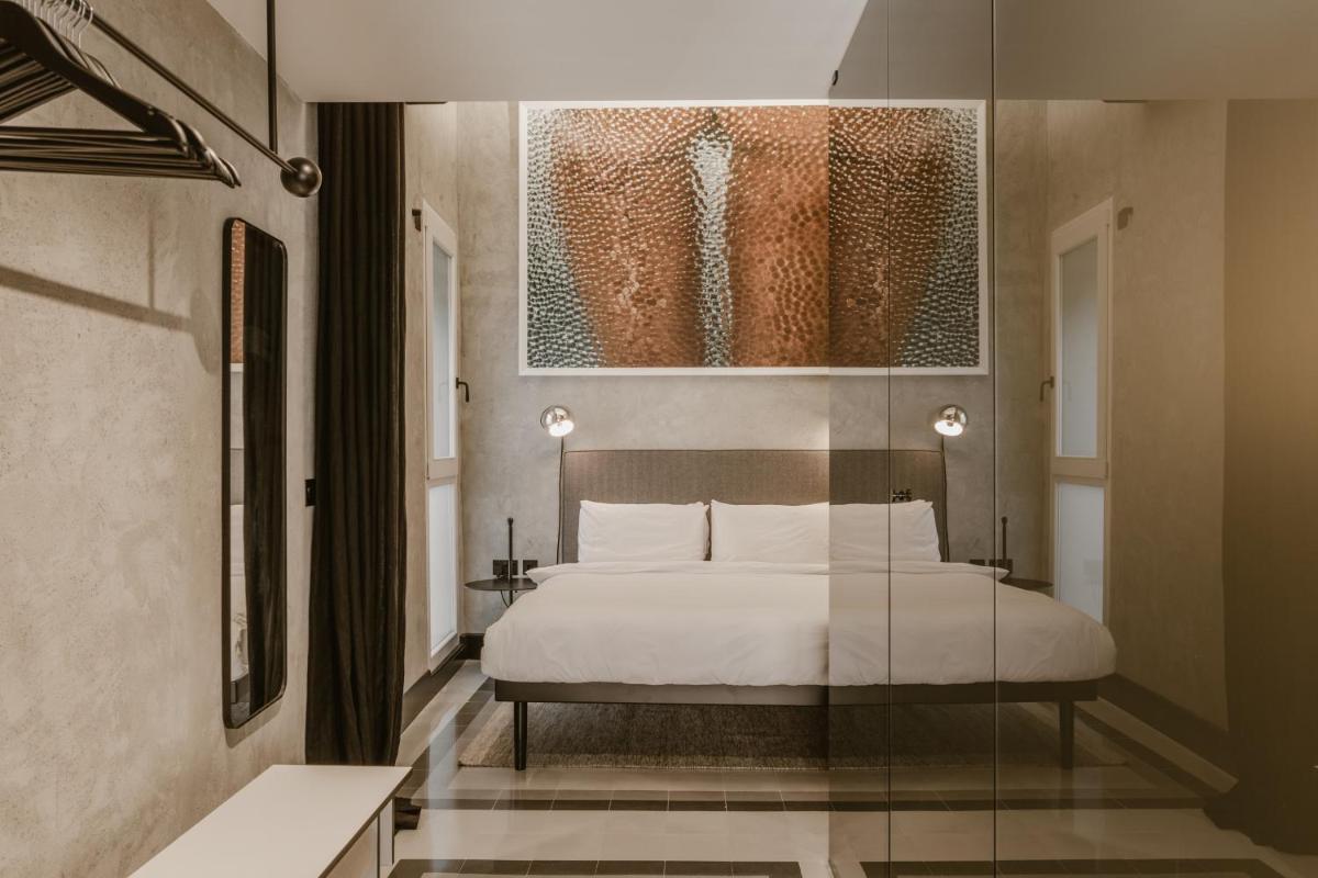 SCALA by Valletta Vintage