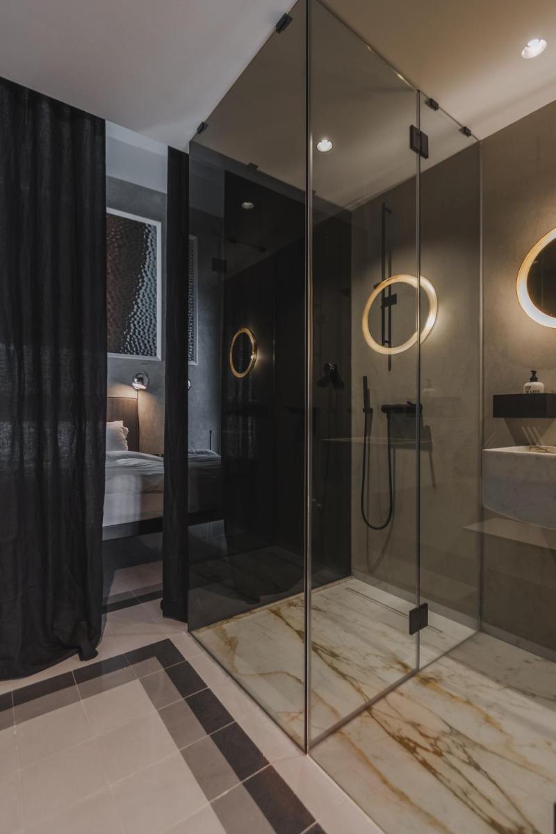 SCALA by Valletta Vintage