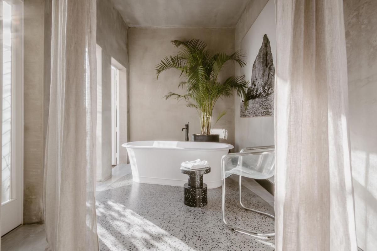 SCALA by Valletta Vintage