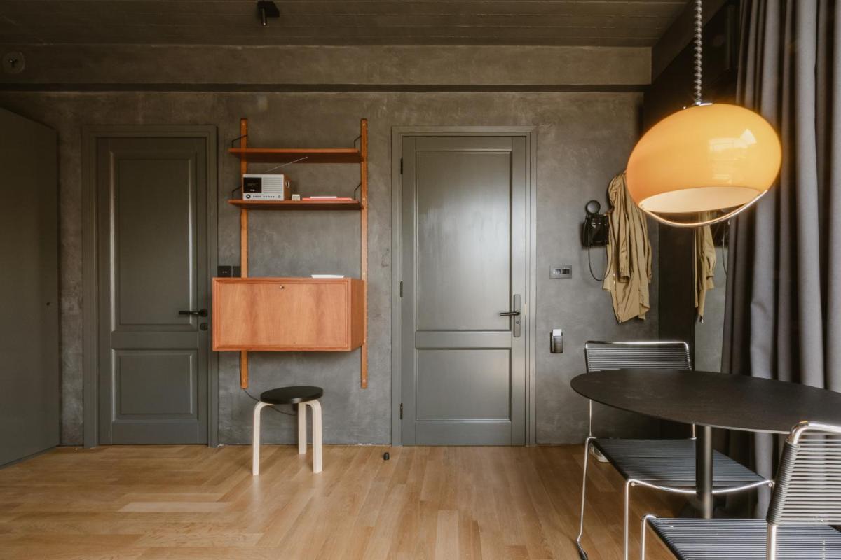 SCALA by Valletta Vintage