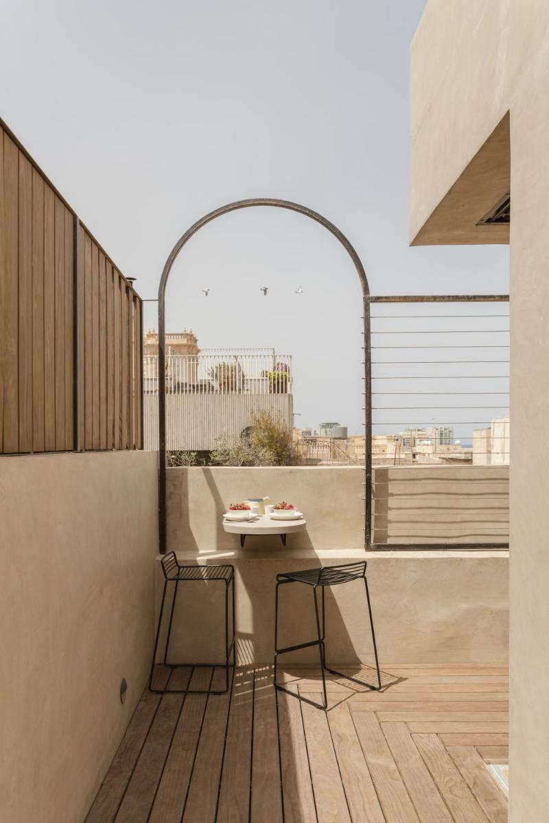 SCALA by Valletta Vintage