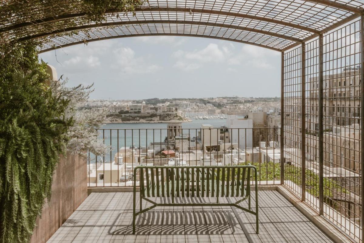 SCALA by Valletta Vintage