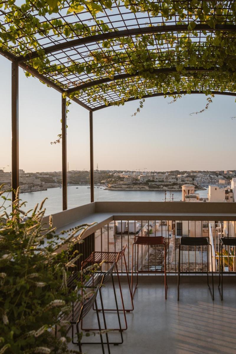 SCALA by Valletta Vintage