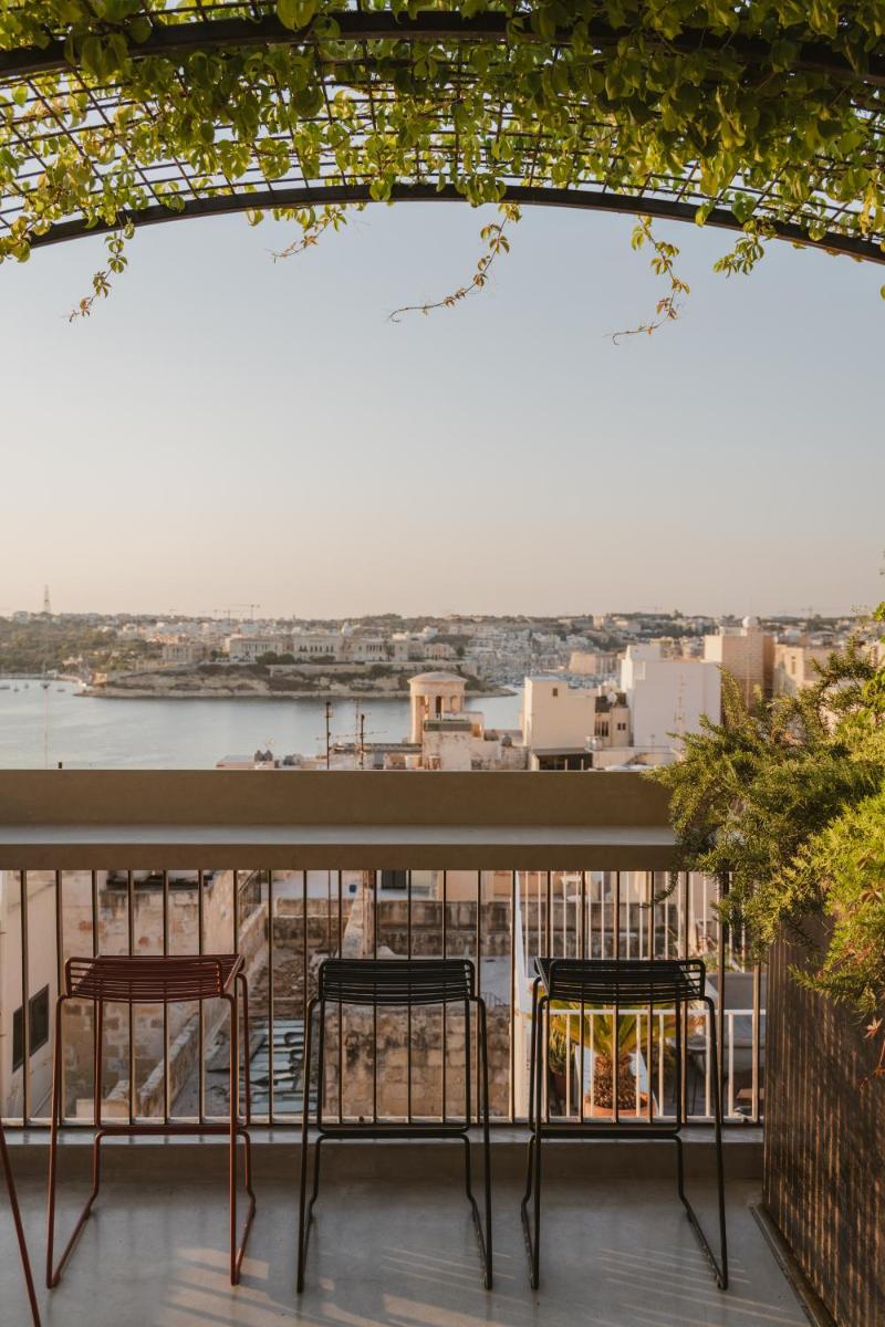 SCALA by Valletta Vintage