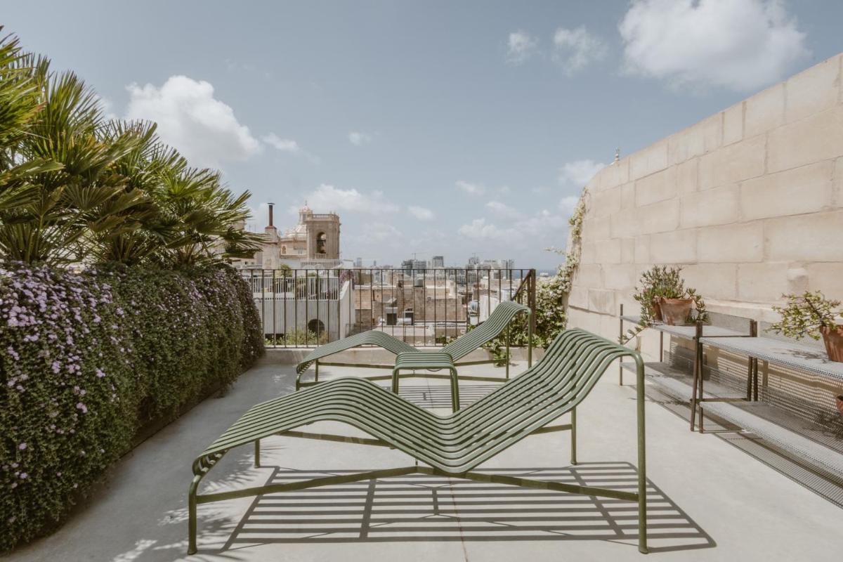 SCALA by Valletta Vintage