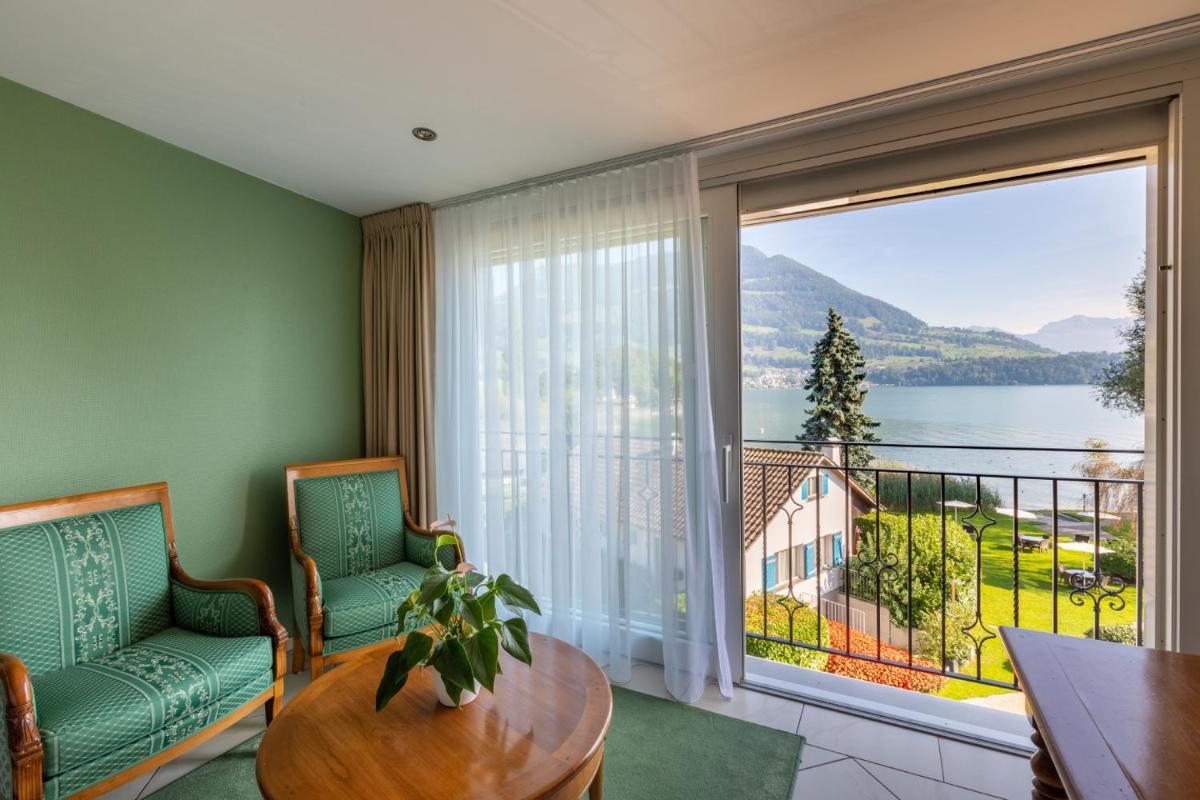 Swiss-Chalet Merlischachen - Romantik Schloss-Hotel am See