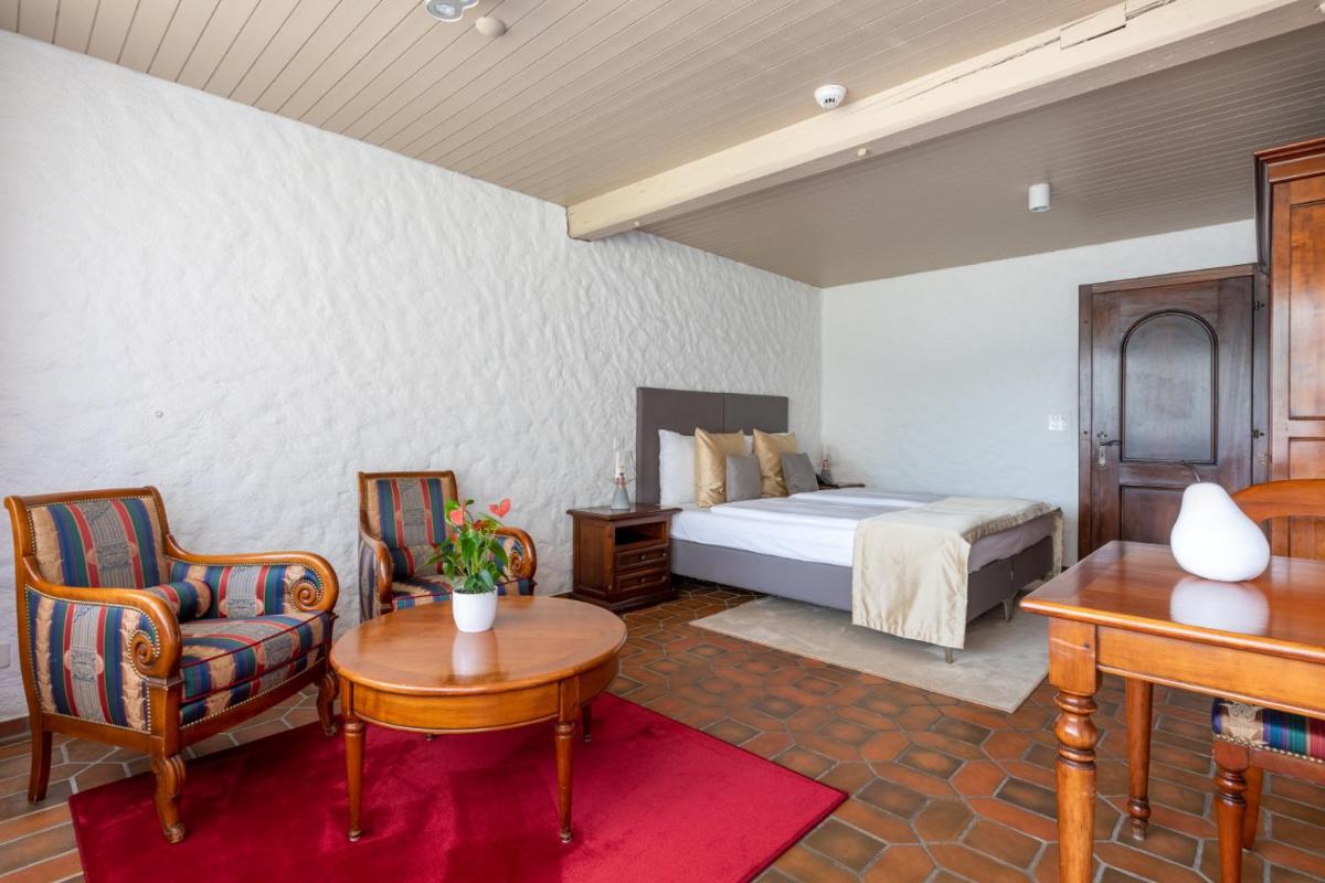 Swiss-Chalet Merlischachen - Romantik Schloss-Hotel am See