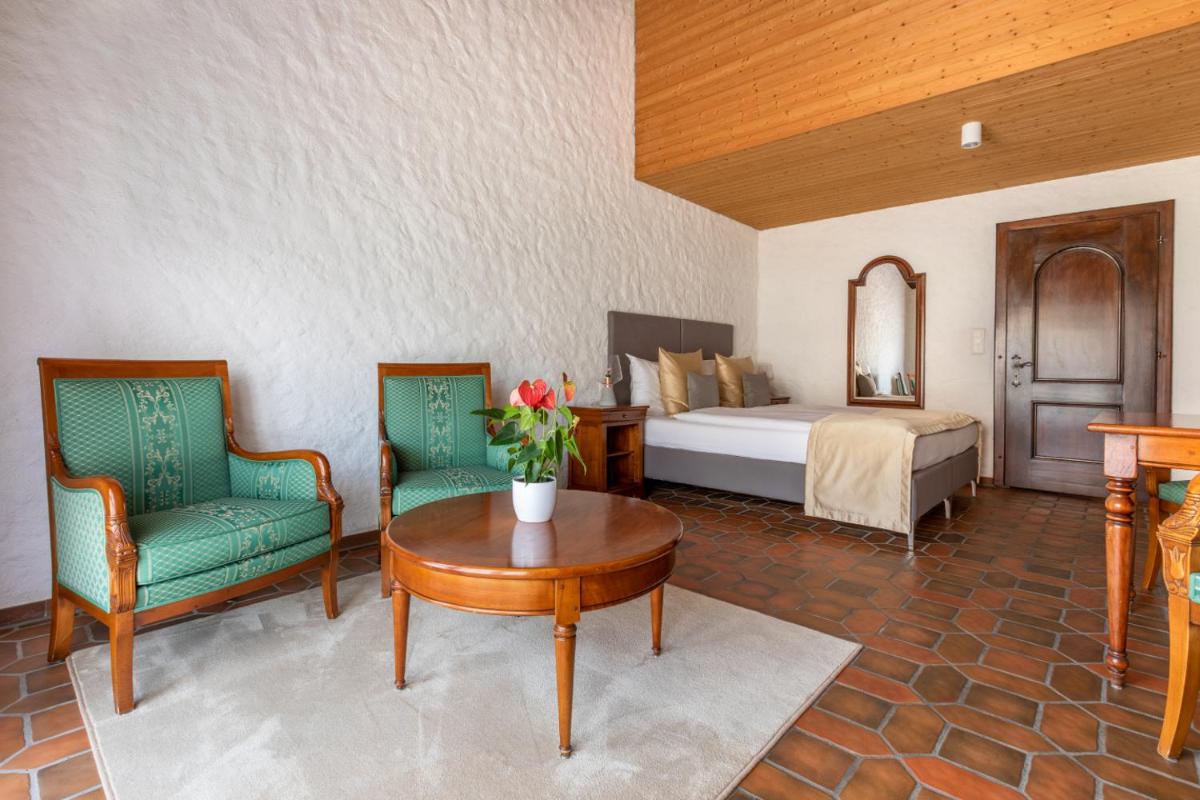 Swiss-Chalet Merlischachen - Romantik Schloss-Hotel am See