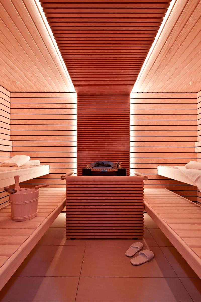 Swiss-Chalet Merlischachen - Romantik Schloss-Hotel am See