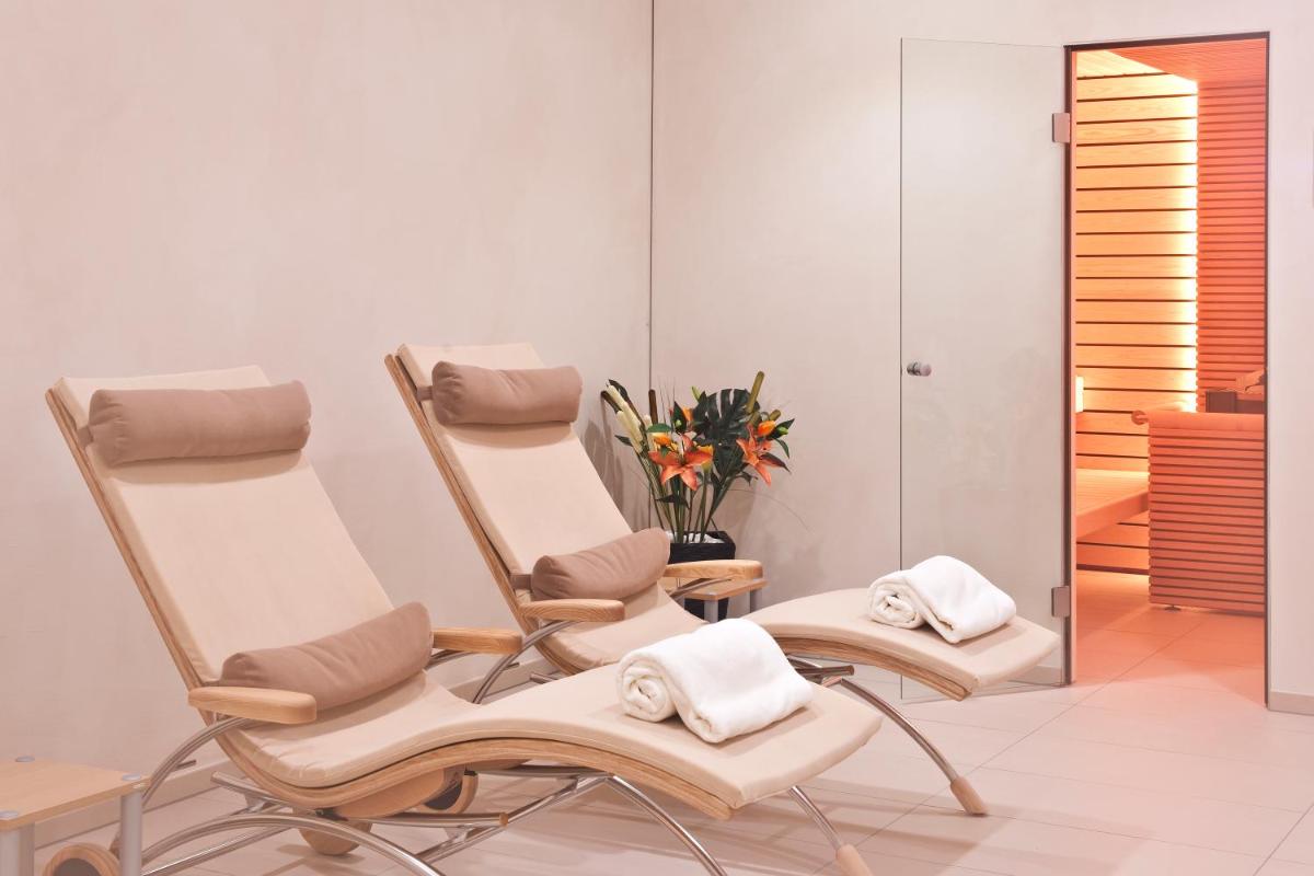 Swiss-Chalet Merlischachen - Romantik Schloss-Hotel am See