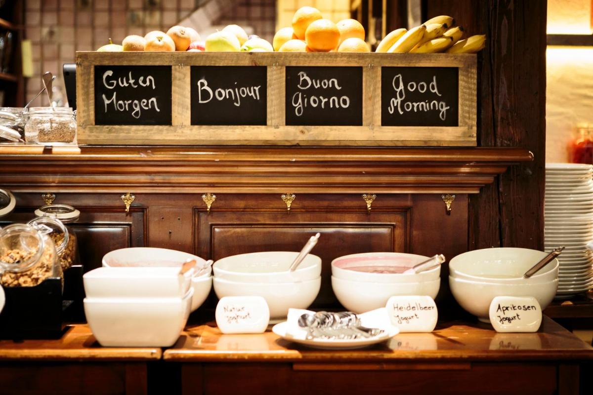 Swiss-Chalet Merlischachen - Romantik Schloss-Hotel am See