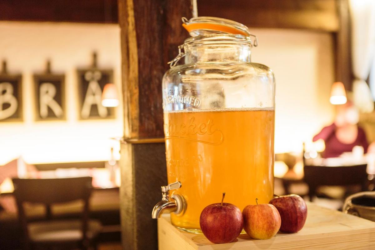 Swiss-Chalet Merlischachen - Romantik Schloss-Hotel am See