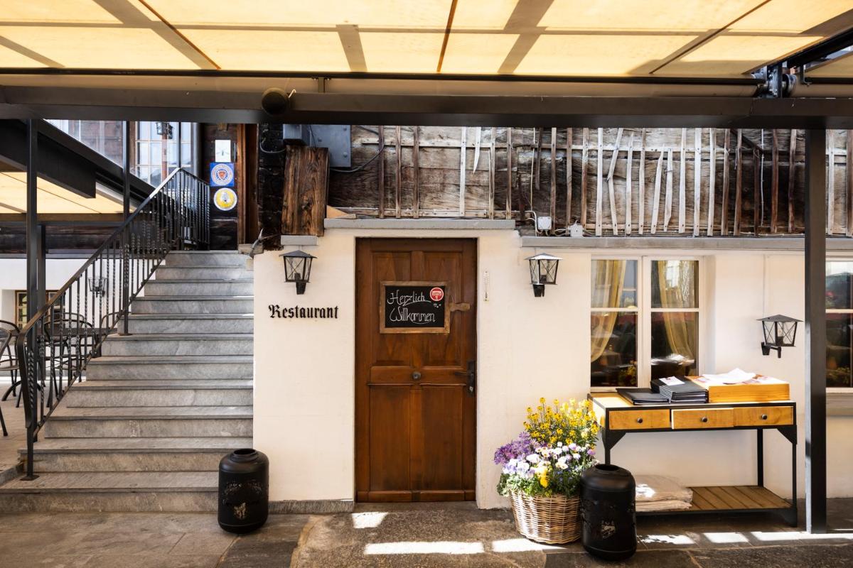 Swiss-Chalet Merlischachen - Romantik Schloss-Hotel am See