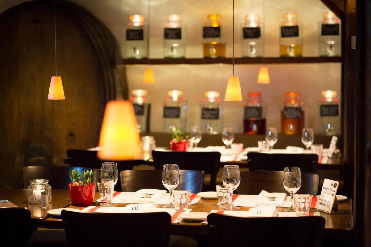 Swiss-Chalet Merlischachen - Romantik Schloss-Hotel am See