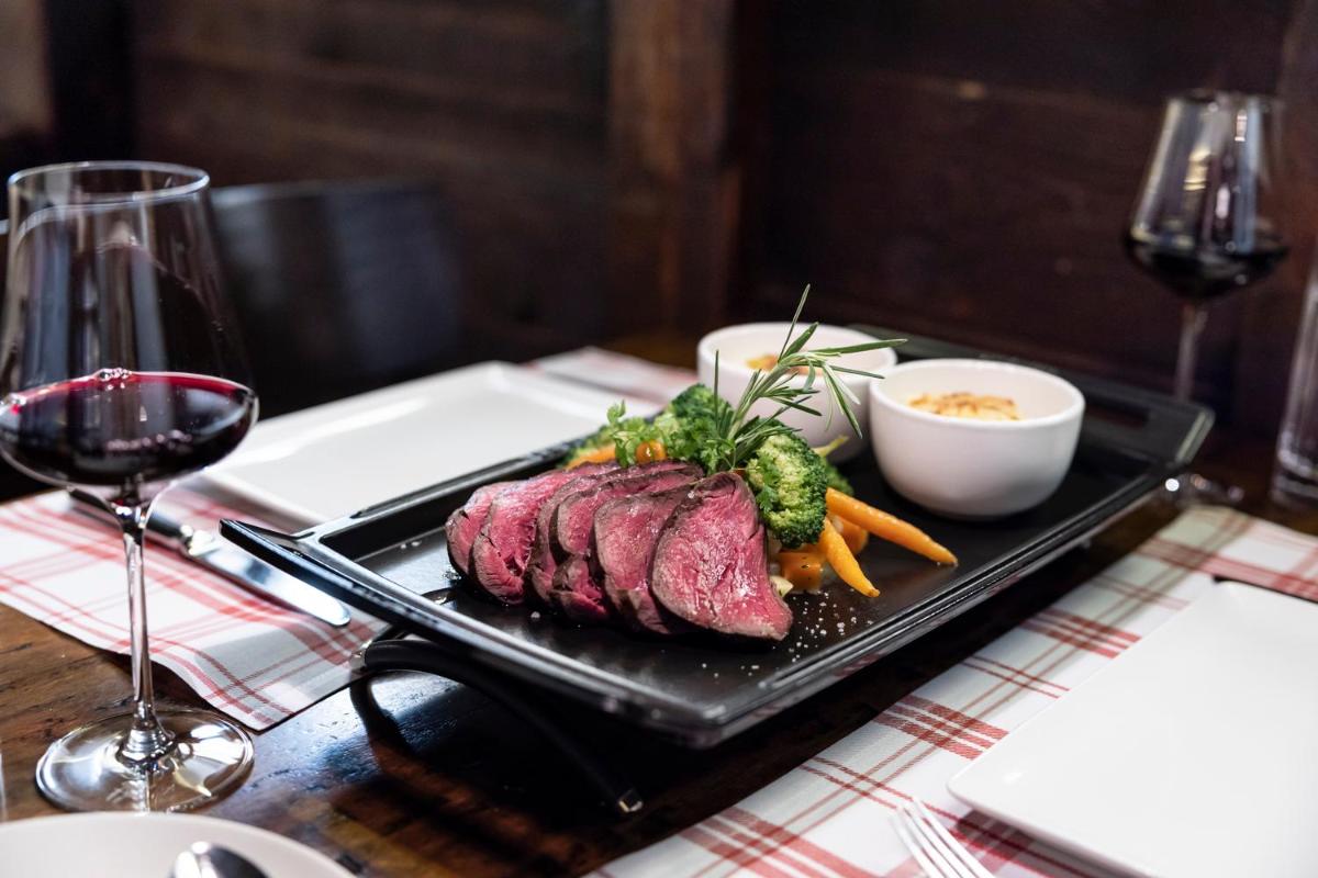 Swiss-Chalet Merlischachen - Romantik Schloss-Hotel am See